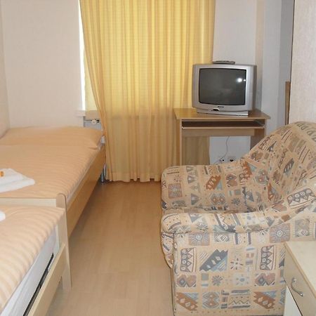 Hotel Edelweiss フルーリンゲン 部屋 写真